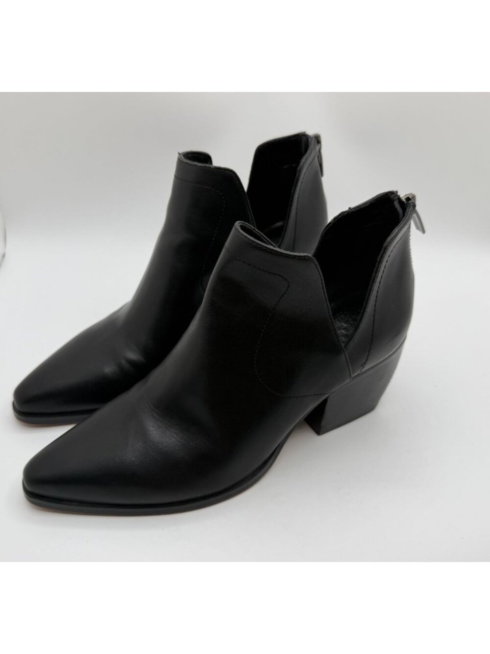 Vince Camuto Doralli Side Cutout Ankle Boots Women Size 7.5M Black Leather